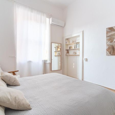 Grand Central 1845 - 2 Bedrooms Design Flat Бергамо Экстерьер фото