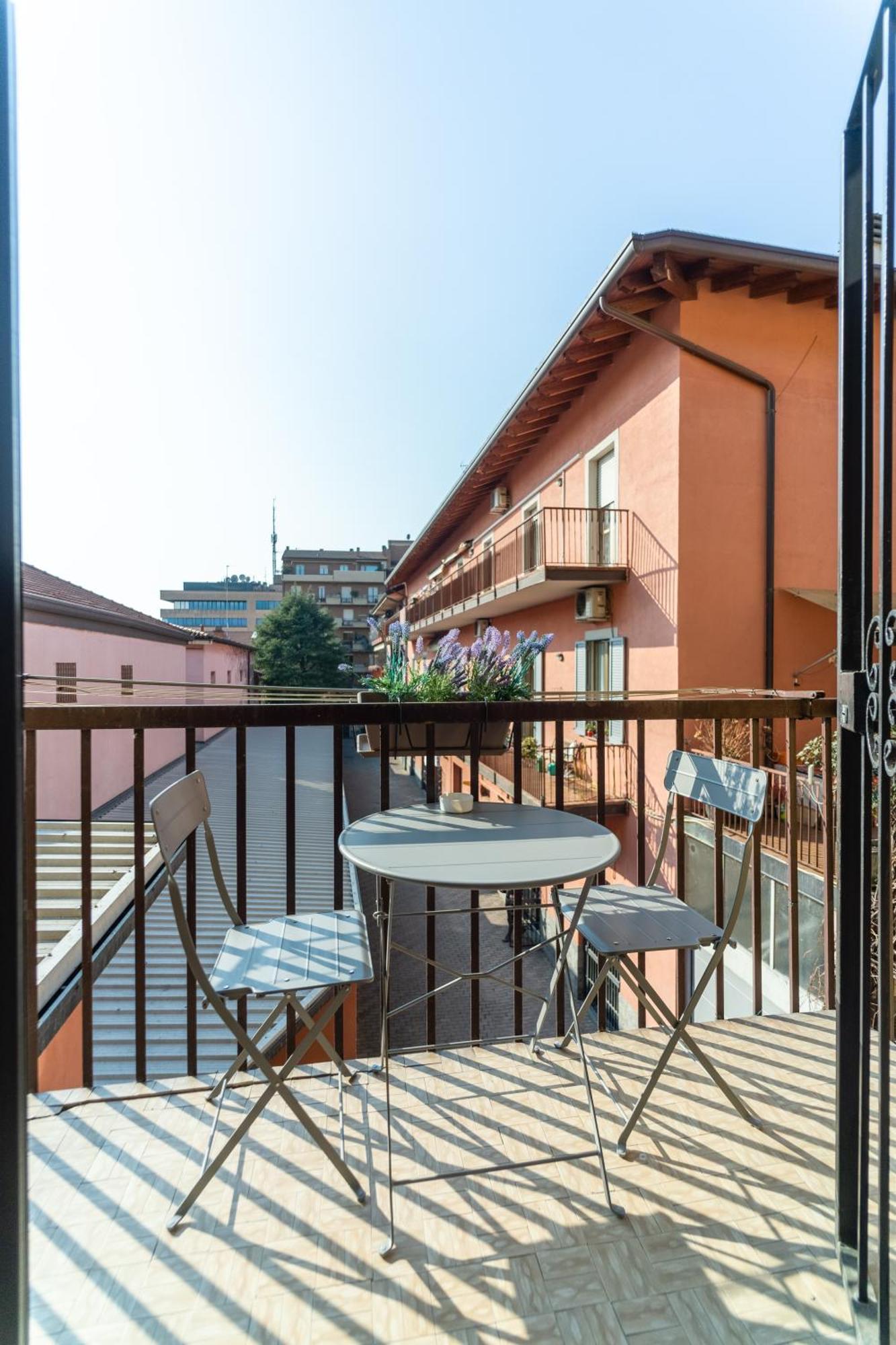 Grand Central 1845 - 2 Bedrooms Design Flat Бергамо Экстерьер фото